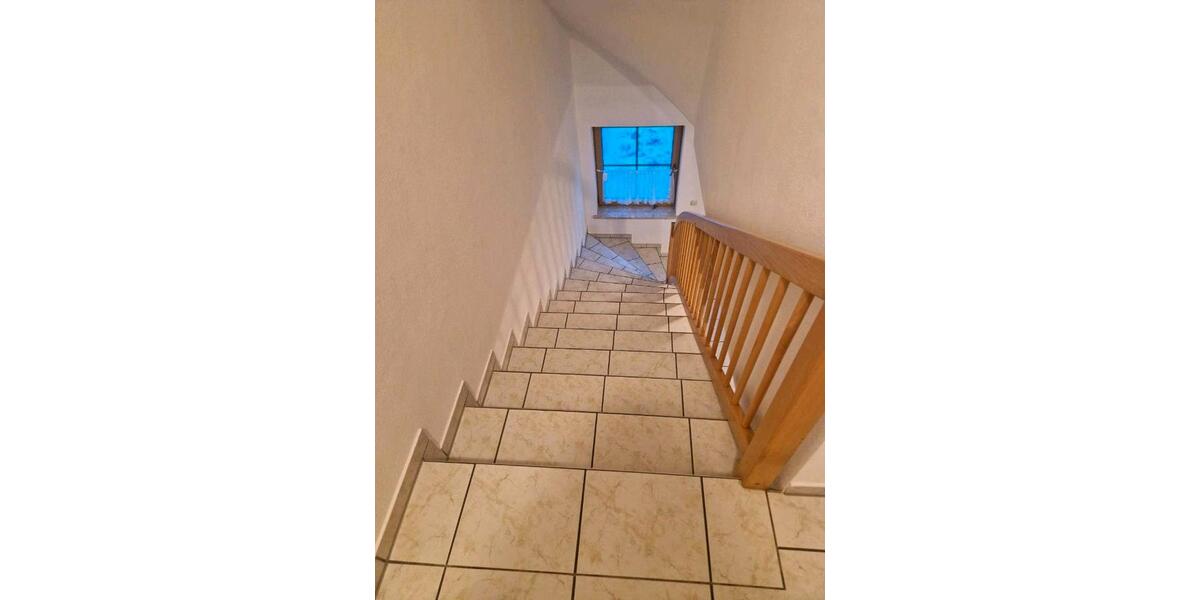 Dachgeschoßwohnung Falkenstein - 3.5 Zimmer, 114 m&sup2;, 700&euro; | Angebot:26439405