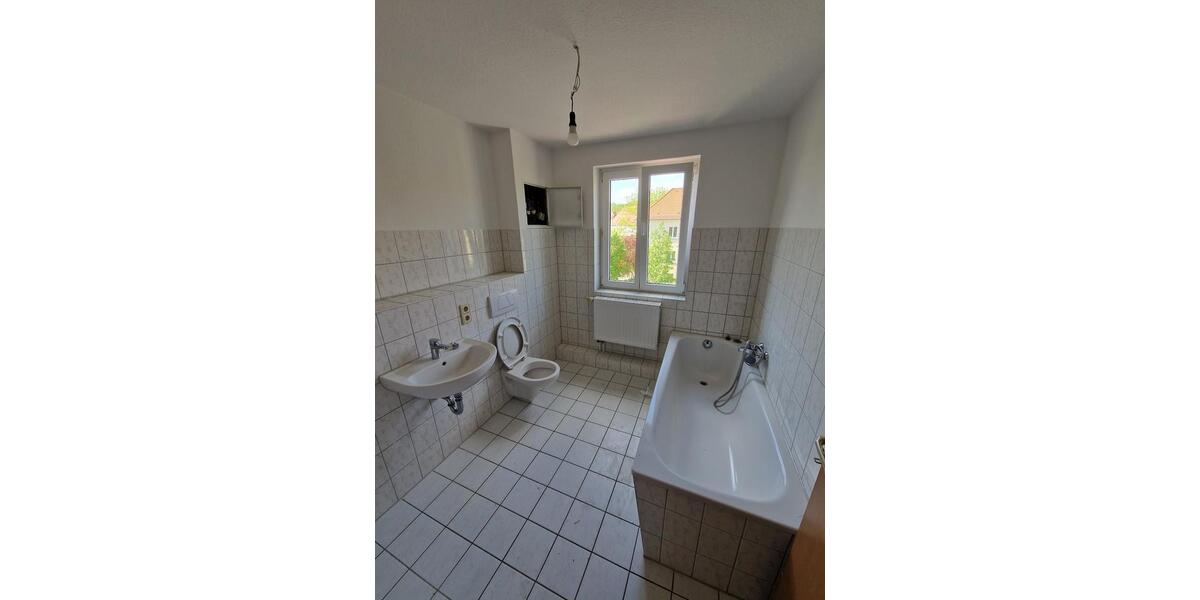 Dachgeschoßwohnung Gera Alt-Bieblach - 3 Zimmer, 65 m&sup2;, 365&euro; | Angebot:26380939