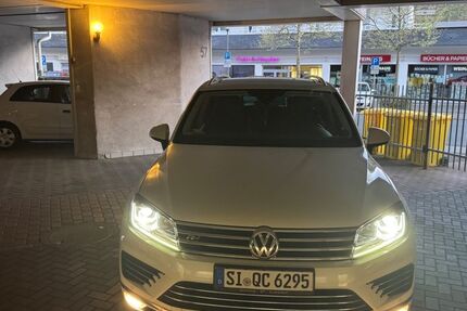 VW Touareg 130.500 km 23.500 € Netphen 57250