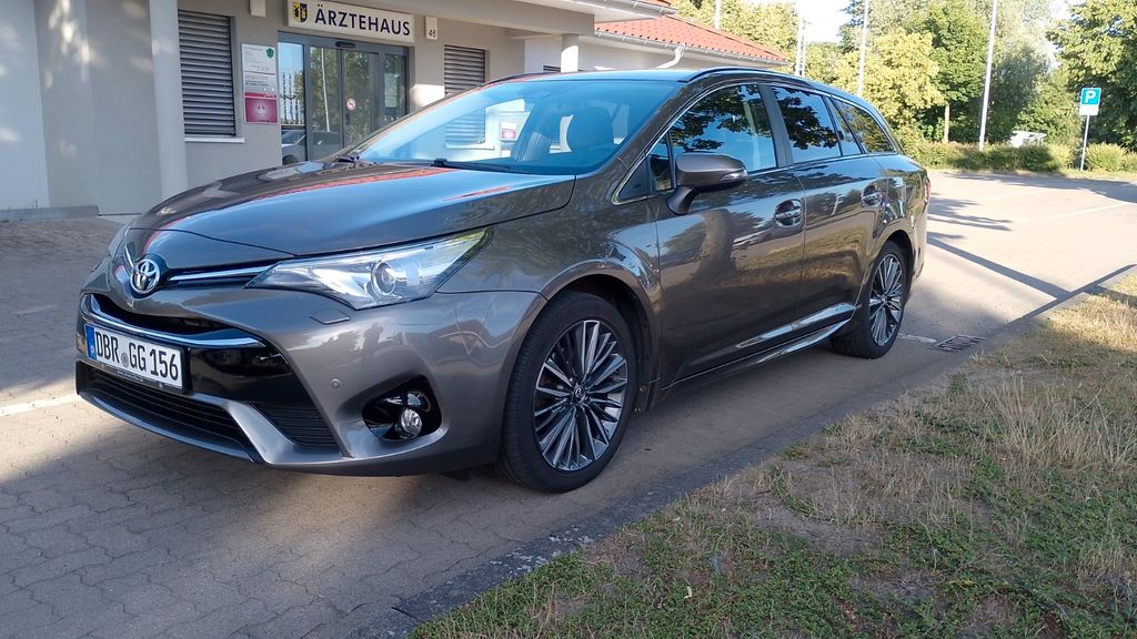 Toyota Avensis 94.500 km 16.500 € Elmenhorst 18107