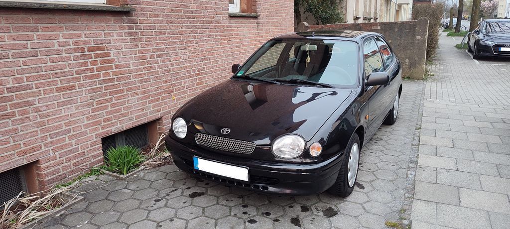 Toyota Corolla 180.000 km 2.500 &euro; Osnabrück 49090