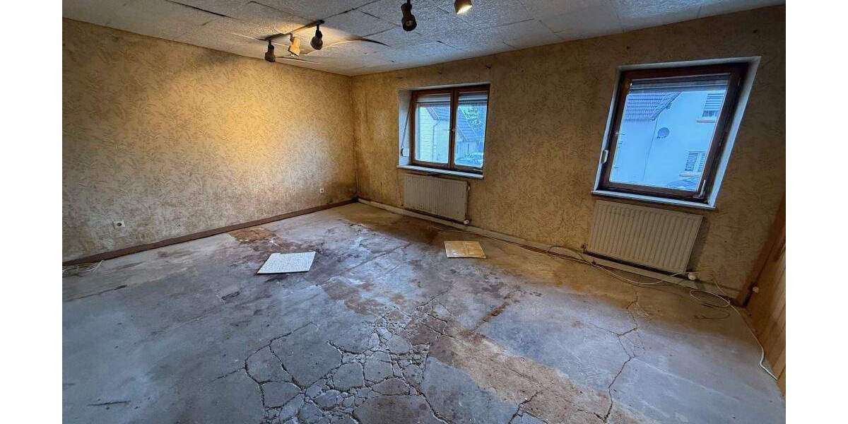 Einfamilienhaus Quierschied Göttelborn - 7 Zimmer, 123 m&sup2;, 99.000&euro; | Angebot:24838473