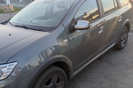 Dacia Logan 61.200 km 8.900 &euro; Pirna 01796