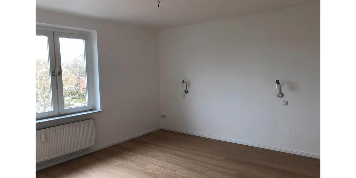 Etagenwohnung Husum - 3.5 Zimmer, 83 m&sup2;, 800&euro; | Angebot:26527470
