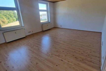 schöne große 2,5 Raum Wohnung