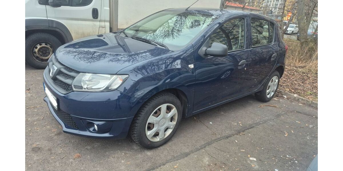 Dacia Sandero 83.000 km 3.500 &euro; Erfurt 99092