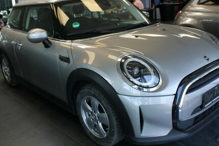 Mini Cooper Essential Trim 57.200 km 16.980 &euro; Euskirchen 53881