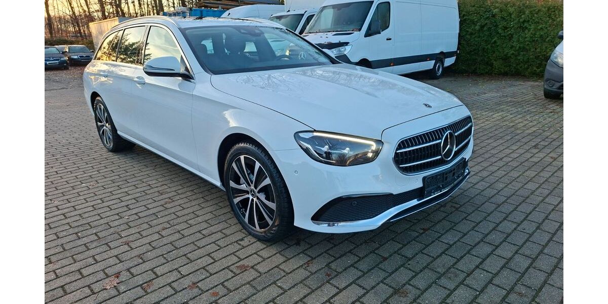 Mercedes-Benz E 300 82.123 km 30.940 &euro; Senftenberg 01968