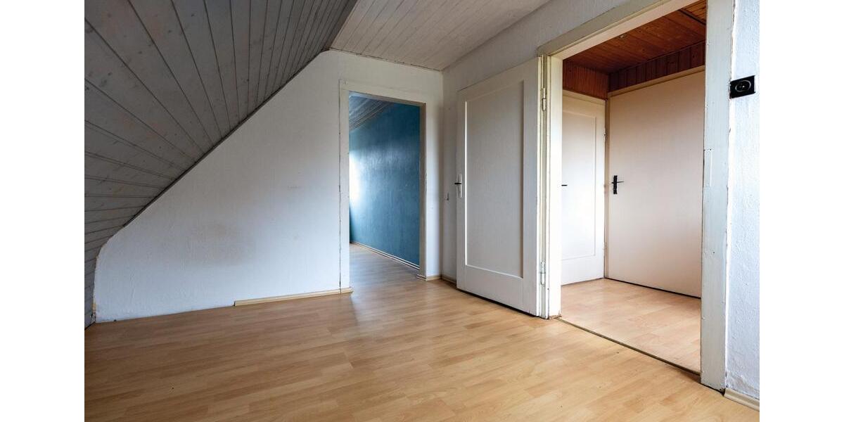 Einfamilienhaus Waltershausen - 4 Zimmer, 100 m&sup2;, 185.000&euro; | Angebot:26977838