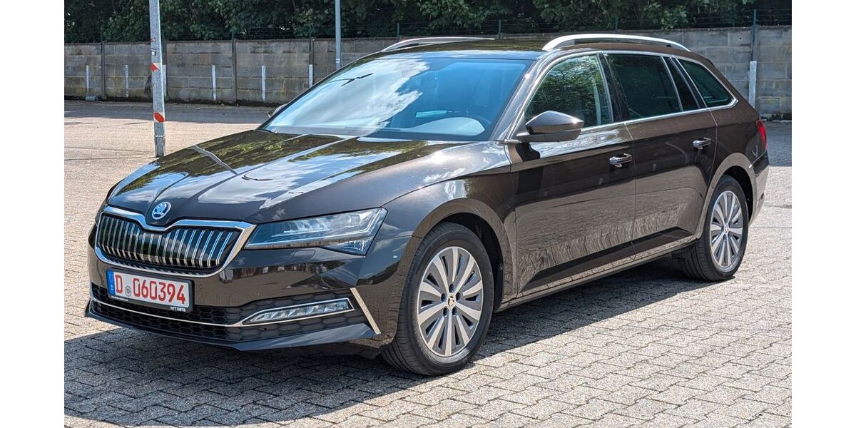 Skoda Superb 140.900 km 18.445 &euro; Düsseldorf 40589