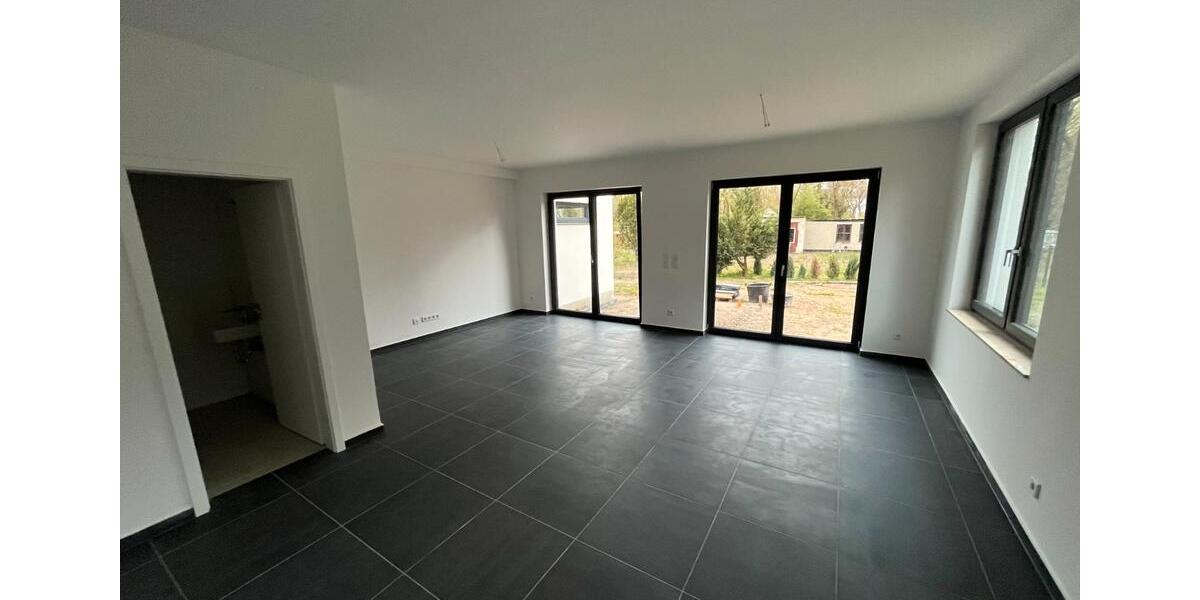 Doppelhaushälfte Falkensee - 5 Zimmer, 140 m&sup2;, 2.500&euro; | Angebot:26270547