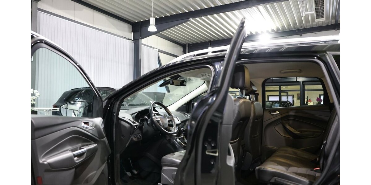 Ford Kuga 2.0 TDCI 4x4 TITANIUM / LEDER / NAVI+ 90.000 km 13.444 &euro; Hamm 59077