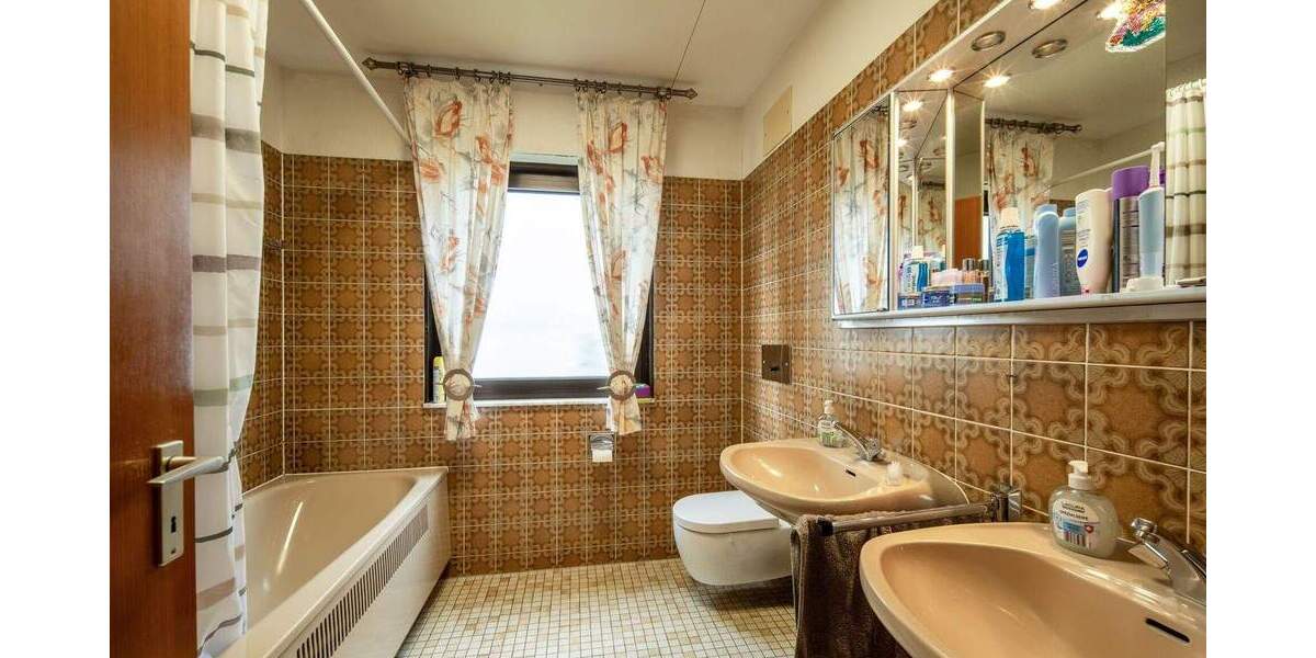 Mehrfamilienhaus, Wohnhaus Finnentrop Hülschotten - 8 Zimmer, 176 m&sup2;, 389.000&euro; | Angebot:25800581