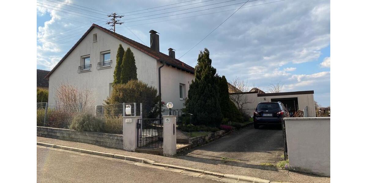 Etagenwohnung Nördlingen - 7 Zimmer, 186 m&sup2;, 1.280&euro; | Angebot:26338971