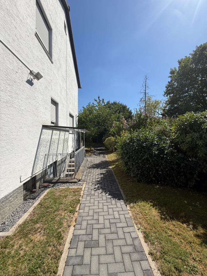 freistehendes Einfamilienhaus mit großem Garten in Erlensee