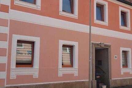 Haus Oberviechtach - 10 Zimmer, 239 m&sup2;, 220.000&euro; | Angebot:27299083