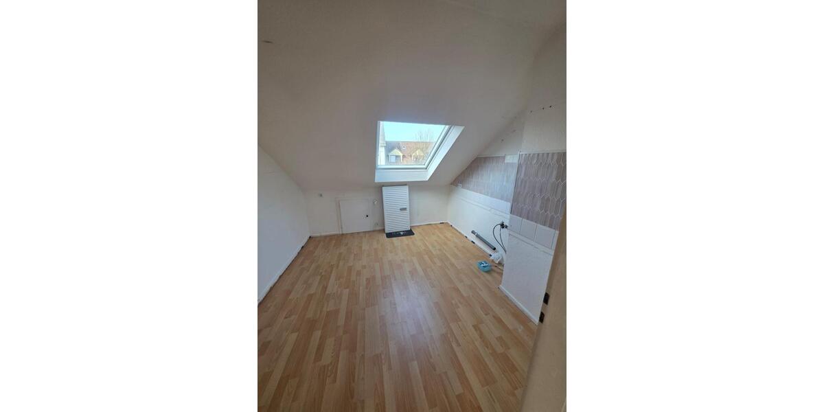 Dachgeschoßwohnung Kassel Fasanenhof - 4 Zimmer, 79 m&sup2;, 790&euro; | Angebot:25380881