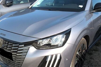 Peugeot 208 12.934 km 15.280 &euro; Rüsselsheim 65428