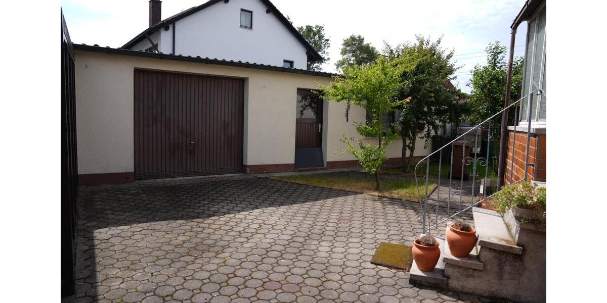 Mehrfamilienhaus, Wohnhaus Röthenbach an der Pegnitz - 10 Zimmer, 200 m&sup2;, 850.000&euro; | Angebot:26775934