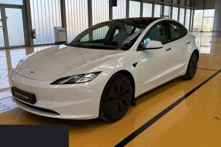 Tesla Model 3 27.828 km 39.300 &euro; Hanau 63457