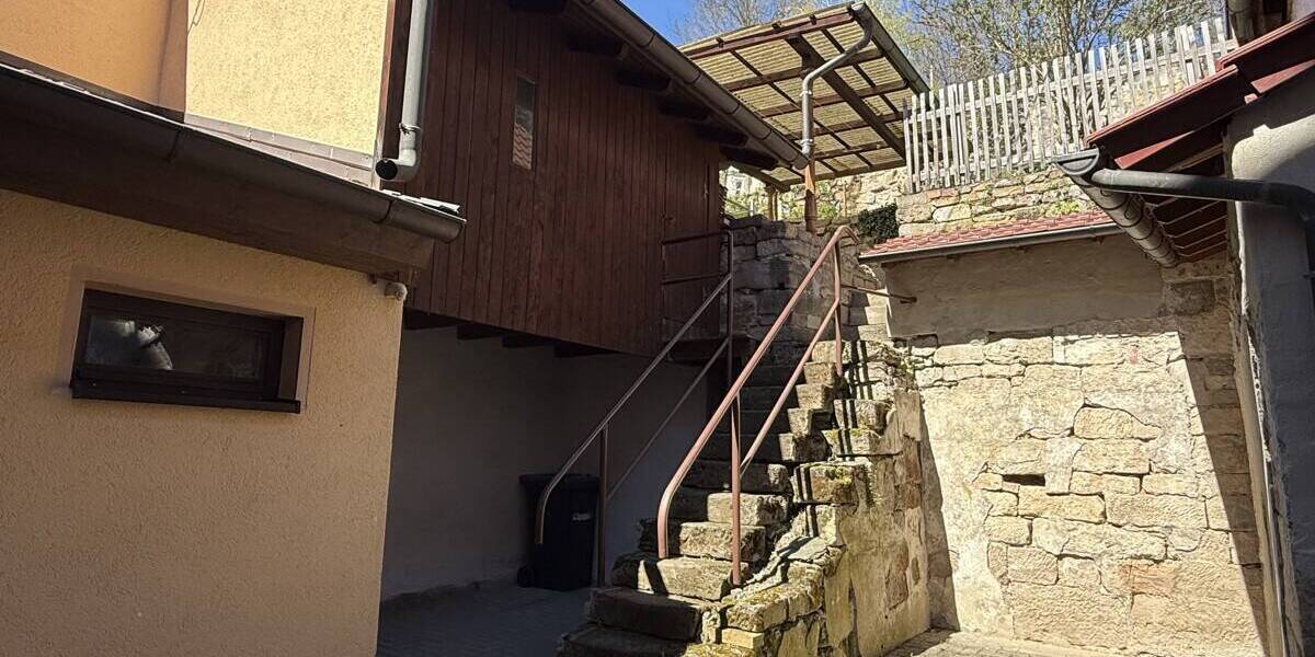 Mehrfamilienhaus, Wohnhaus Bad Blankenburg - 6 Zimmer, 141 m&sup2;, 175.000&euro; | Angebot:26683721