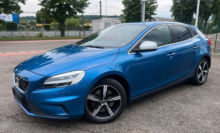 V40