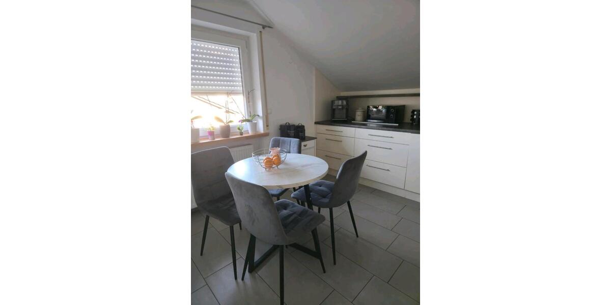 Dachgeschoßwohnung Wallersdorf - 3 Zimmer, 90 m&sup2;, 850&euro; | Angebot:25759676