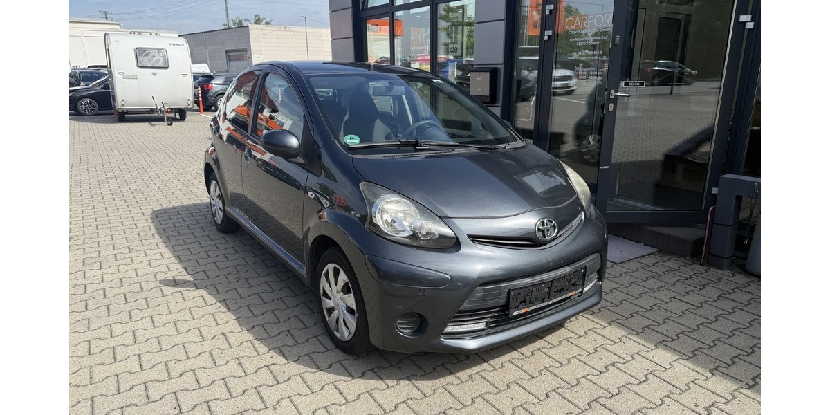 Toyota Aygo HU Dezember 2026 Cool 124.800 km 1.990 &euro; Koblenz 56070