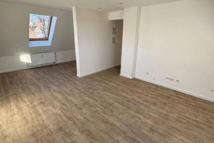 Moderne 2 Zimmer DG Wohnung frisch saniert an bester Lage 2 zimmer