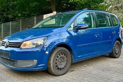 VW Touran 244.100 km 2.900 € Freiburg 79108