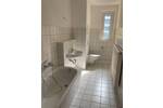 Geräumige 3-Raum-Wohnung im Altbau mit Wanne und Balkon sucht neue Bewohner.