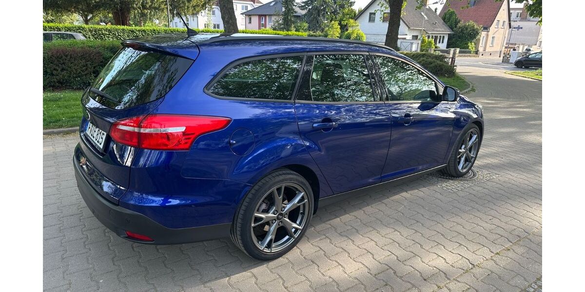 Ford Focus 121.840 km 8.500 &euro; Frankfurt am Main 60388