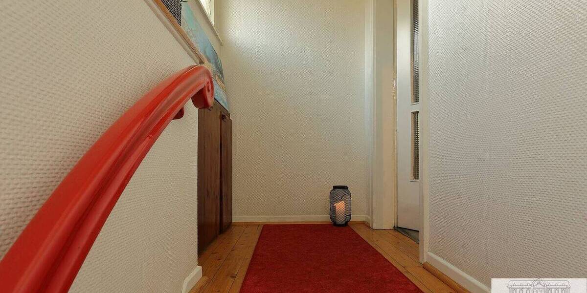 Ein-bis Zweifamilienhaus im Hildener Norden: Großzügiges Wohnen mit vielfältigen Nutzungsmöglichkeiten 8 zimmer