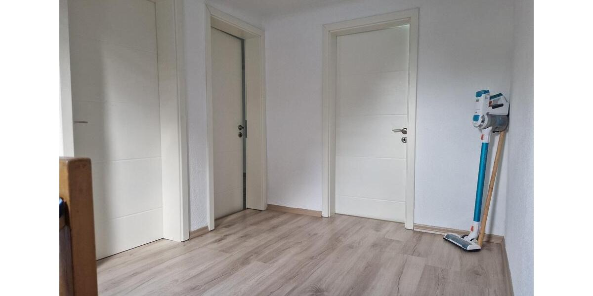 Doppelhaushälfte Brackenheim - 4 Zimmer, 148 m&sup2;, 330.000&euro; | Angebot:27110629