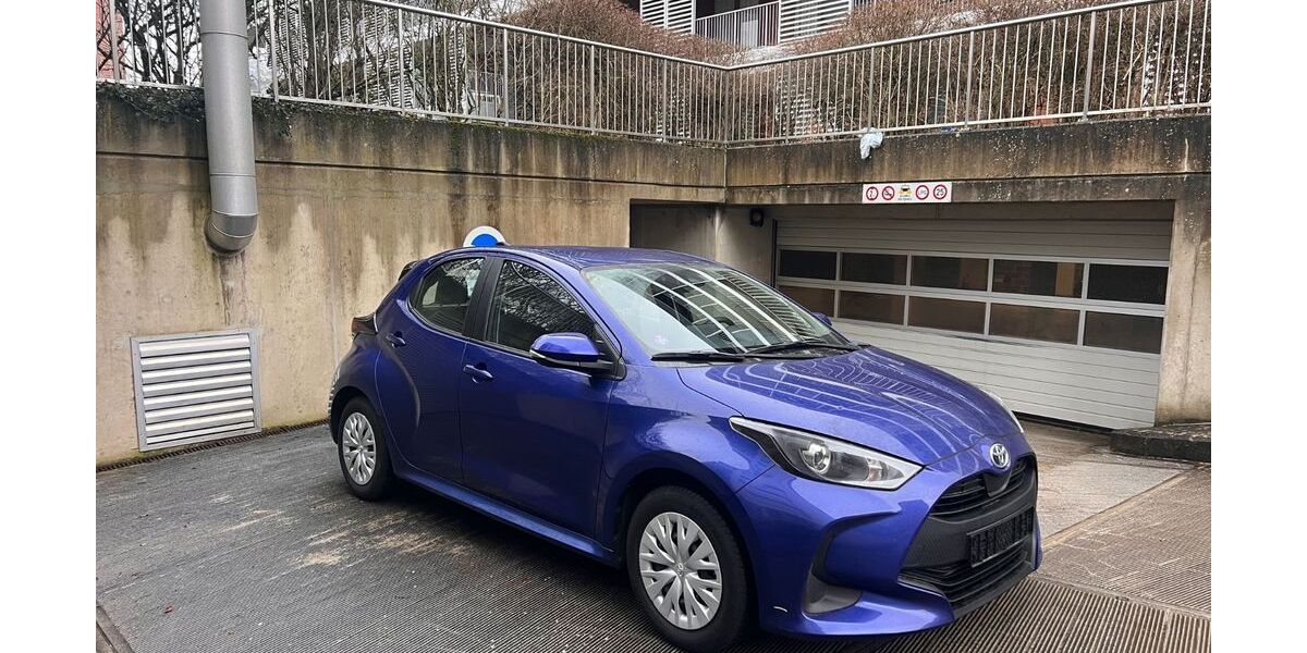 Toyota Yaris 28.600 km 18.700 &euro; Kirchberg 02360