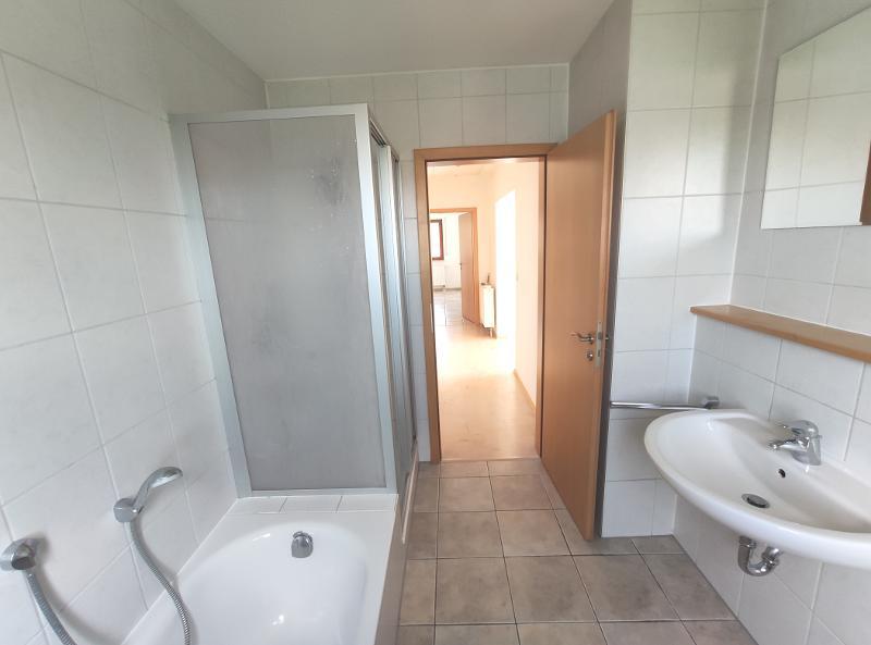 3 Zi. Wohnung im DG (1.OG) mit Balkon und Carport - Etagenwohnung Pommersfelden | Angebot:23903906