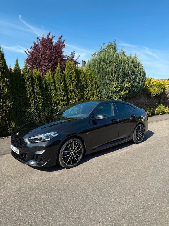 M235