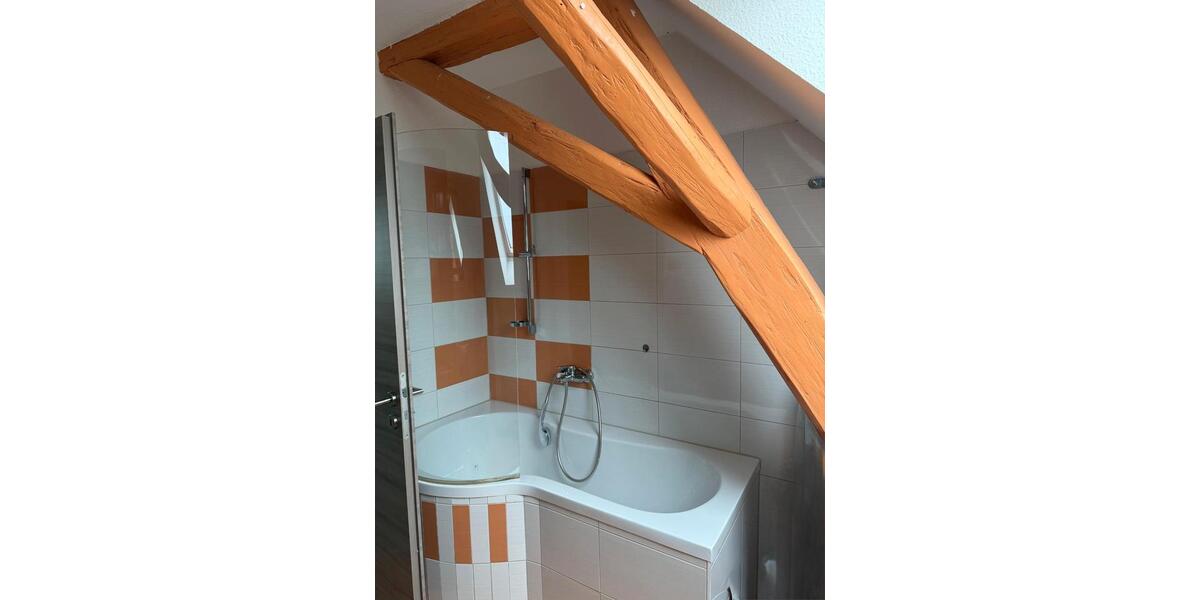 Dachgeschoßwohnung Allstedt - 4 Zimmer, 79 m&sup2;, 540&euro; | Angebot:26016512