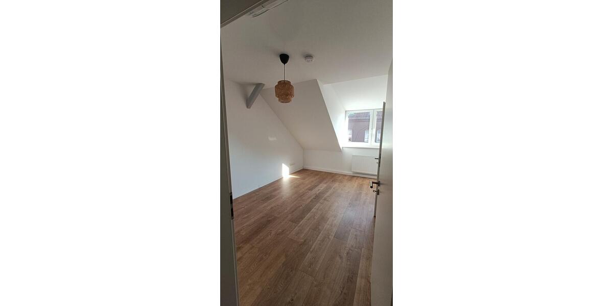 Dachgeschoßwohnung Erfurt Johannesplatz - 2 Zimmer, 50 m&sup2;, 540&euro; | Angebot:26340730