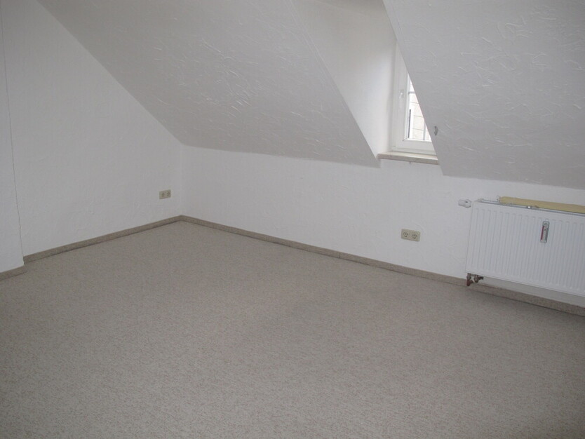 Drei-Zimmer-Dachwohnung in ruhiger Lage mit guter Fernsicht 3 zimmer