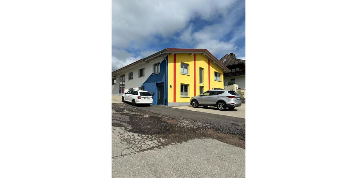 Einfamilienhaus Bonndorf im Schwarzwald - 6.5 Zimmer, 241 m&sup2;, 700.000&euro; | Angebot:23710904