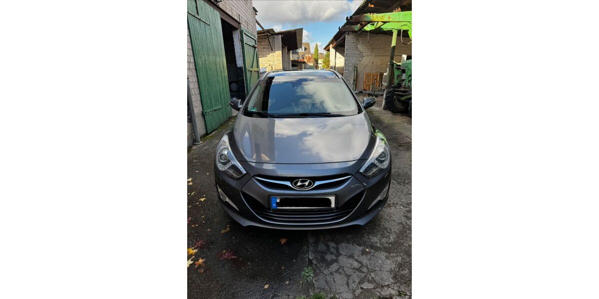 Hyundai i40 147.300 km 9.250 &euro; Köln 50999
