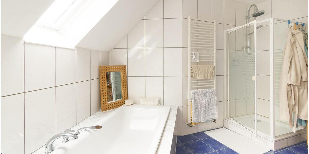 ***2 Wohn- und 2 Geschäftshäuser auf 2.234 m² großem Grundstück*** - Mehrfamilienhaus, Wohnhaus Ostrhauderfehn | Angebot:22307242