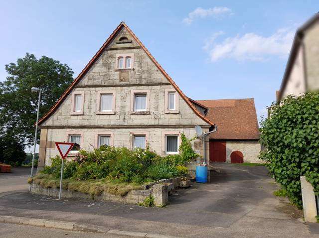 Haus zum Kaufen in Creglingen 145.000 € 150 m²