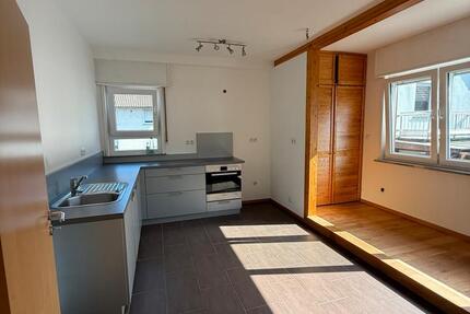 Wohnung Hatzenbühl - 4 Zimmer, 125 m&sup2;, 1.200&euro; | Angebot:25415292