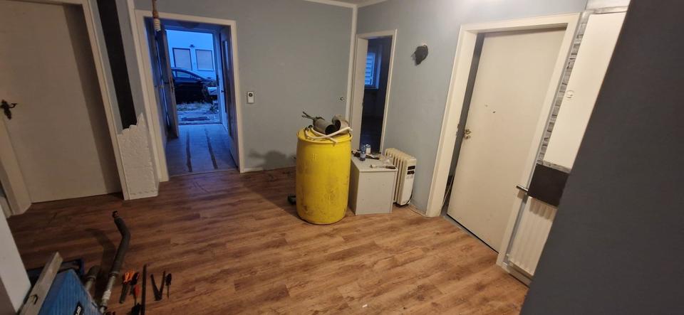 Einfamilienhaus Neustadt bei Coburg - 5 Zimmer, 176 m&sup2;, 140.000&euro; | Angebot:24597026