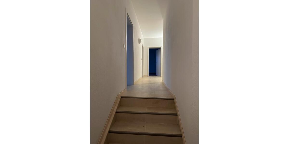 Etagenwohnung Neuhaus am Rennweg - 3 Zimmer, 116 m&sup2;, 875&euro; | Angebot:24641557