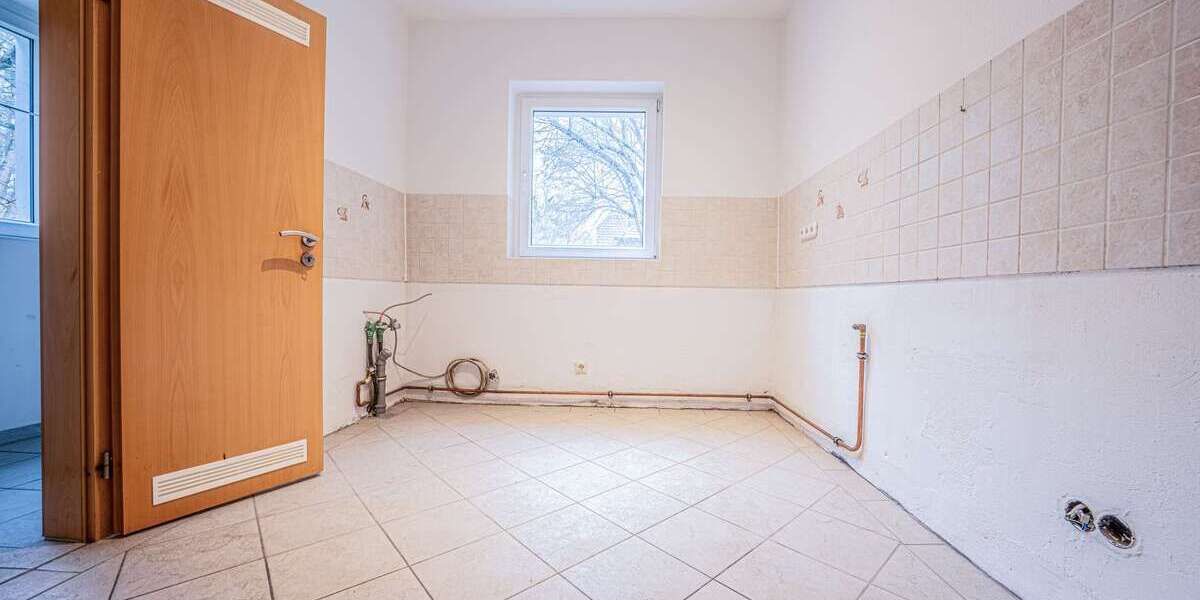 Zweifamilienhaus in ruhiger Naturlage mit Wassernähe– saniertes ehemaliges Bahnhofs-Häuschen - Zweifamilienhaus Sternebeck | Angebot:26095138