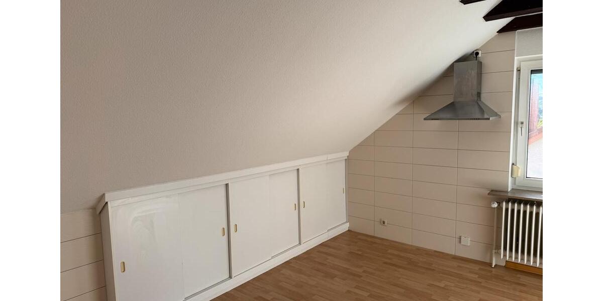 Dachgeschoßwohnung Neunkirchen - 2 Zimmer, 85 m&sup2;, 740&euro; | Angebot:26123033