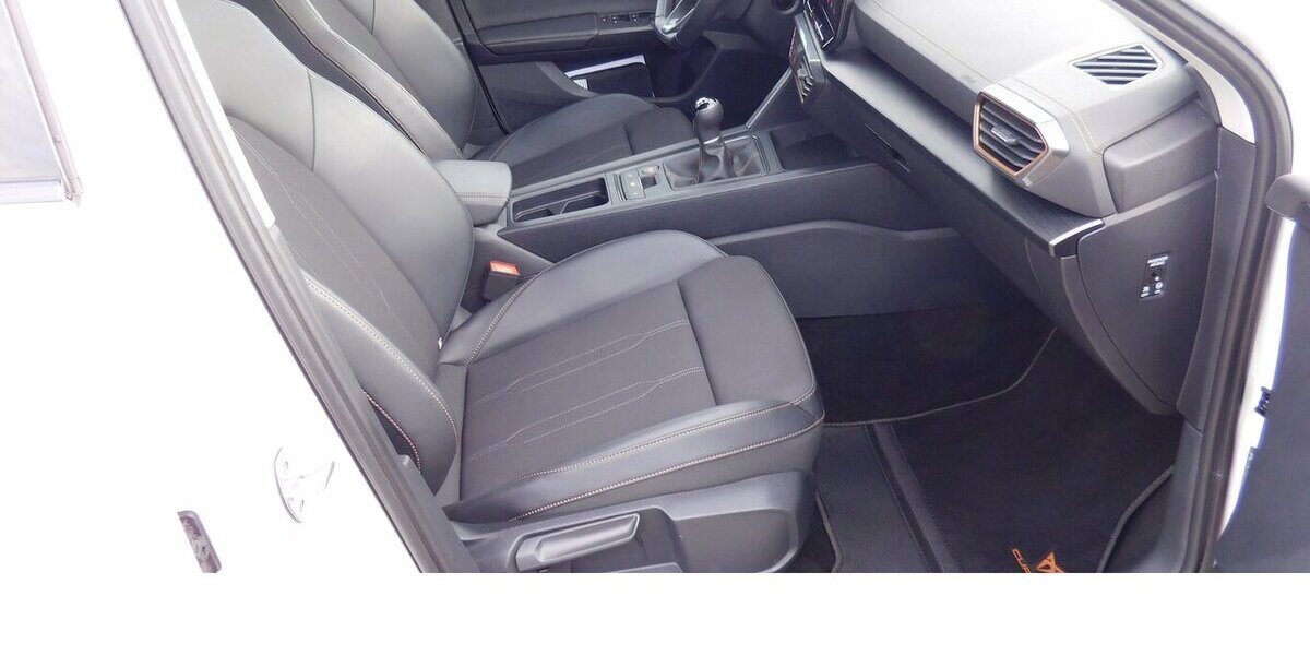 Cupra Formentor 1.5 TSI BMT Klima LED Navi AHK 27.200 km 23.990 &euro; Vordorf 38533